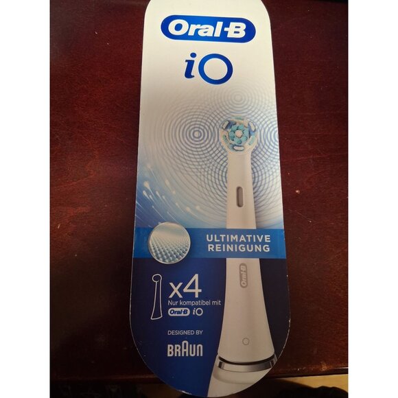 NEW Oral-B iO Ultimate Clean Replacement Brush Heads, White, 4 count - Picture 1 of 3